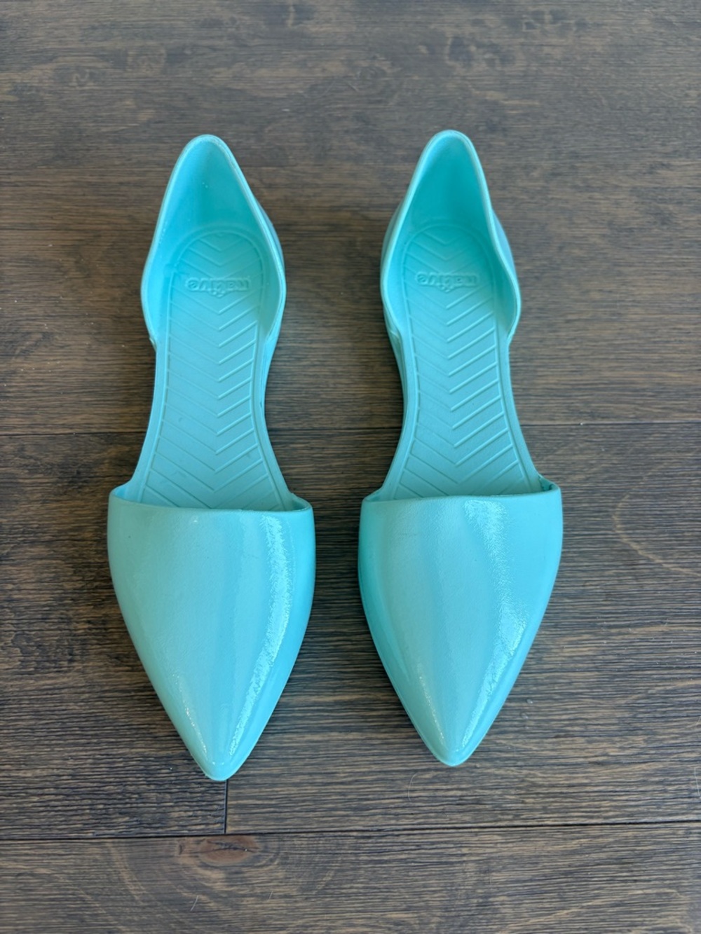 Native Audrey Pointed Toe Flats in Teal Blue Gloss (size 10)